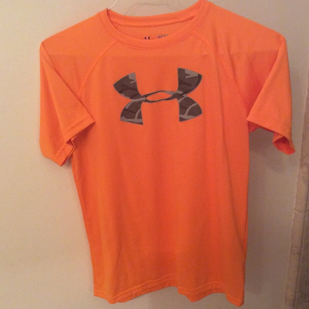 Youth Large Loose Heat Gear Under Armour Shirt